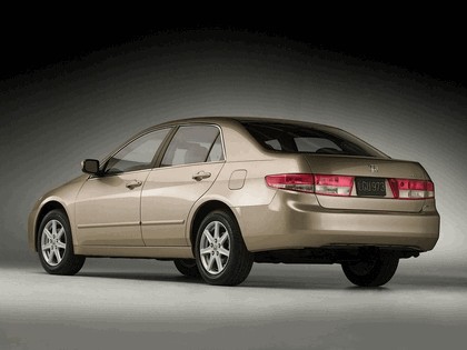 2003 Honda Accord sedan - USA version 2