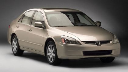 2003 Honda Accord sedan - USA version 5