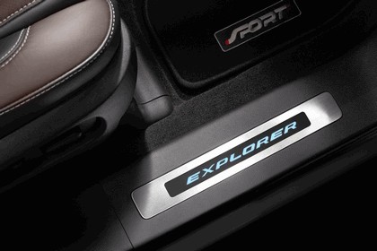 2013 Ford Explorer Sport 30