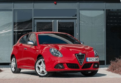 2012 Alfa Romeo Giulietta - UK version 22