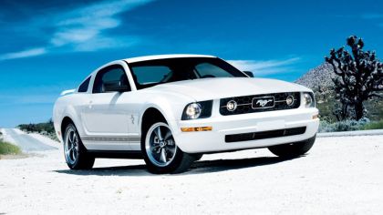 2006 Ford Mustang V6 pony package 1