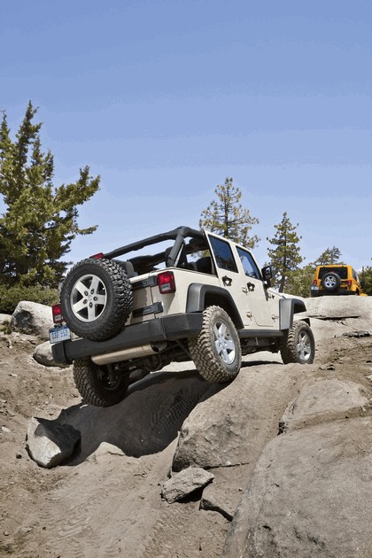 2012 Jeep Wrangler Unlimited Rubicon 12