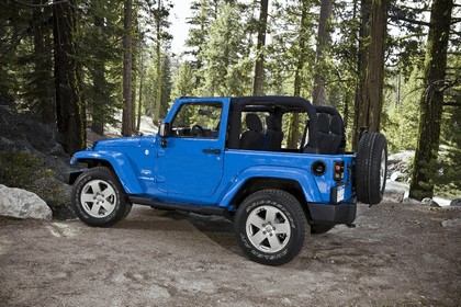 2012 Jeep Wrangler Sahara 10