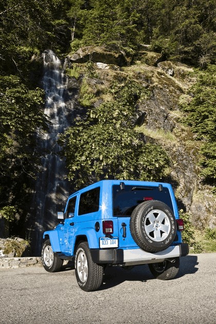 2012 Jeep Wrangler Sahara 15