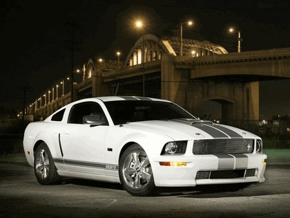 2007 Shelby Mustang GT ( based on Ford Mustang ) 3
