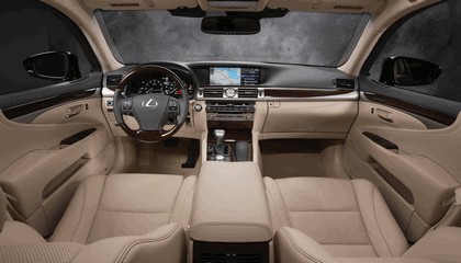 2013 Lexus LS 460 10