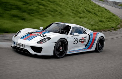 2012 Porsche 918 Spyder prototype in Martini Racing design 4