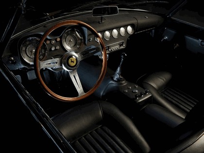 1957 Ferrari 250 GT LWB California spider 25