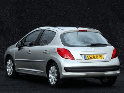 2006 Peugeot 207 5-door with panoramic sunroof 22