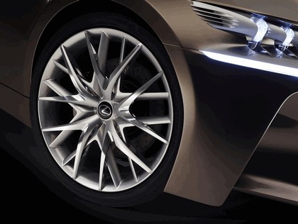 2012 Lexus LF-CC concept 19