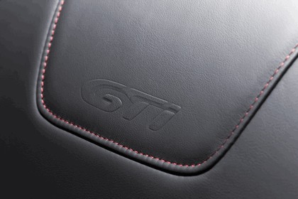 2012 Peugeot 208 GTi 40