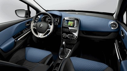 2012 Renault Clio Estate 24