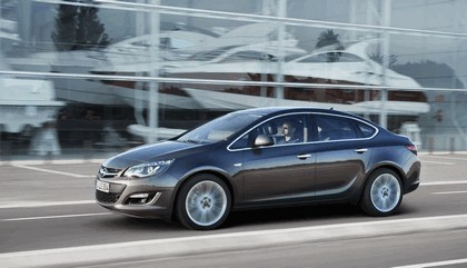 2012 Opel Astra sedan 5