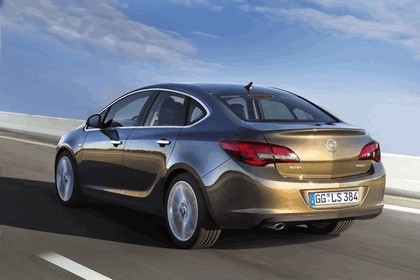 2012 Opel Astra sedan 8