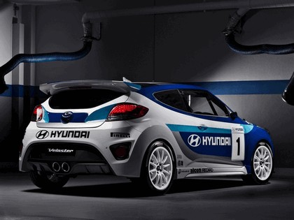 2012 Hyundai Veloster race car 2