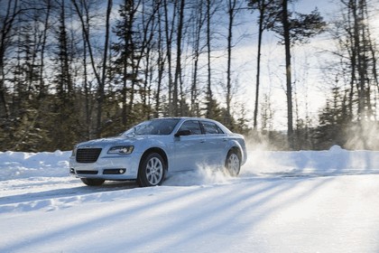 2013 Chrysler 300 Glacier edition 14
