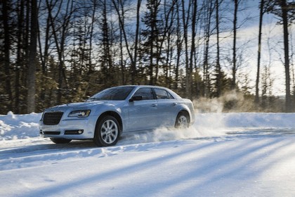 2013 Chrysler 300 Glacier edition 15