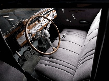 1937 Packard 120 Deluxe Touring Sedan 7