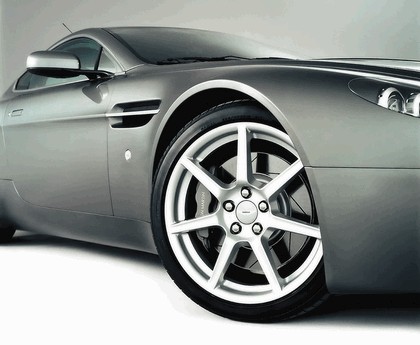2007 Aston Martin V8 Vantage 35