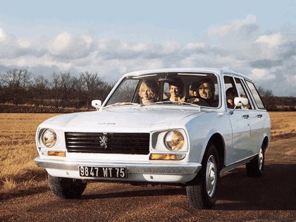 1970 Peugeot 504 break 3