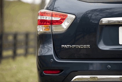 2014 Nissan Pathfinder Hybrid 10