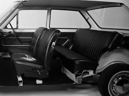1966 Datsun Sunny ( B10 ) 2-door sedan 12