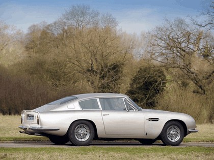 1965 Aston Martin DB6 - UK version 3