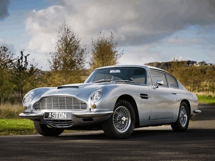 1965 Aston Martin DB6 - UK version 12
