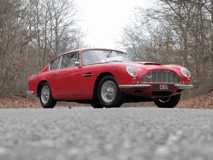 1965 Aston Martin DB6 - UK version 13
