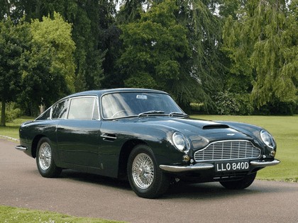 1965 Aston Martin DB6 - UK version 22