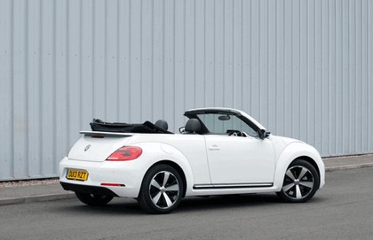 2013 Volkswagen Beetle cabriolet 60s white edition - UK version 3