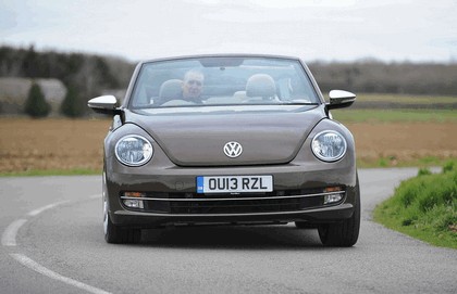 2013 Volkswagen Beetle cabriolet 70s edition - UK version 5