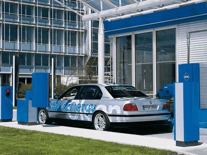 2000 BMW 750hL ( E38 ) Hydrogen V12 CleanEnergy concept 19