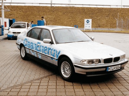 2000 BMW 750hL ( E38 ) Hydrogen V12 CleanEnergy concept 21