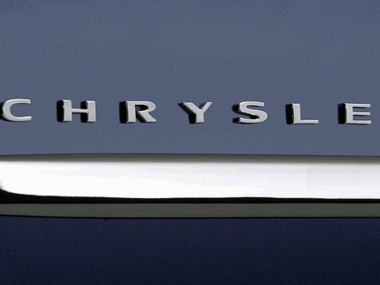 2007 Chrysler Aspen Limited 12