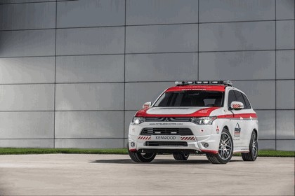 2013 Mitsubishi Outlander - official safety vehicle for Pikes Peak 4
