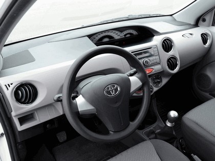 2012 Toyota Etios hatchback - Brazil version 8