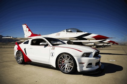 2013 Ford Mustang GT - U.S. Air Force Thunderbirds edition 4