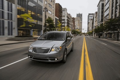 2014 Chrysler Town & Country 30th Anniversary Edition 1