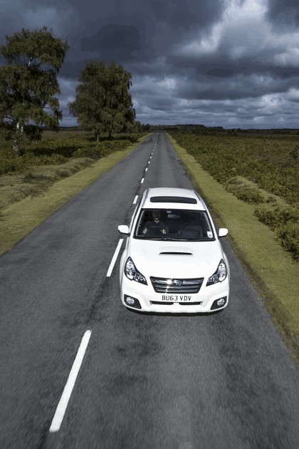 2013 Subaru Outback 2.0D SZ Lineartronic - UK version 5