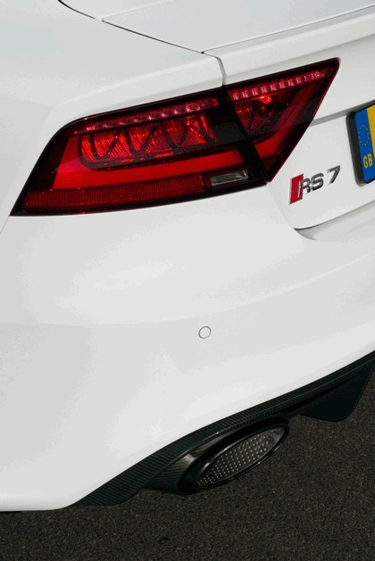 2013 Audi RS7 - UK version 21
