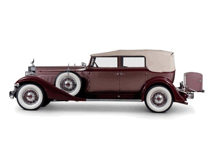1933 Packard Twelve convertible sedan 3
