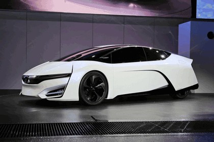 2013 Honda FCEV concept 20
