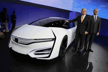 2013 Honda FCEV concept 25