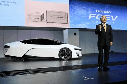 2013 Honda FCEV concept 27