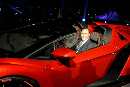 2013 Lamborghini Veneno Roadster - world premiere on Cavour 5