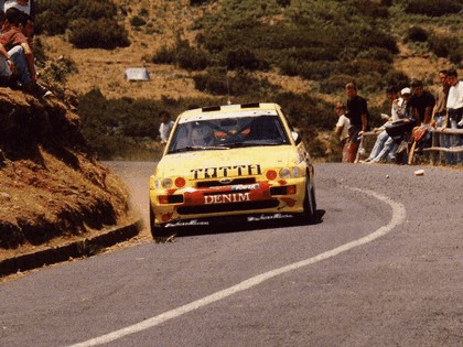 1992 Ford Escort RS Cosworth rally 13