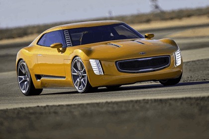 2014 Kia GT4 Stinger concept 4