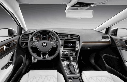 2014 Volkswagen New Midsize coupé concept car 12