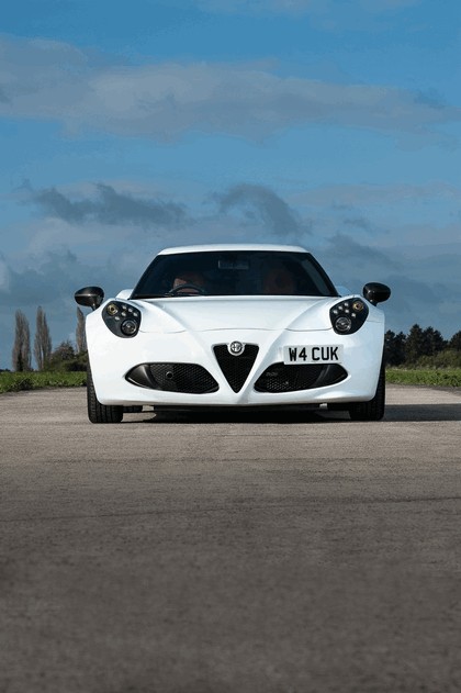 2015 Alfa Romeo 4C - UK version 20